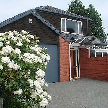Aroha Riccarton Bed And Breakfast Christchurch Exterior photo