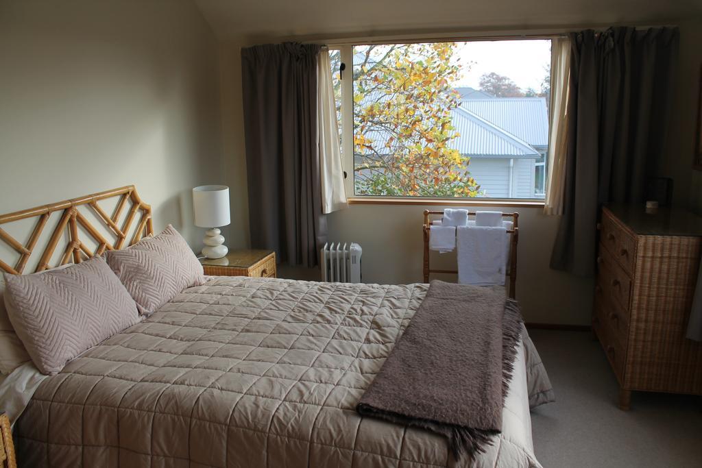 Aroha Riccarton Bed And Breakfast Christchurch Exterior photo