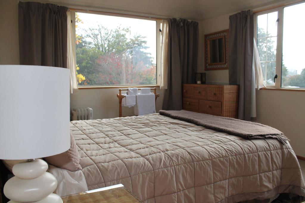 Aroha Riccarton Bed And Breakfast Christchurch Exterior photo